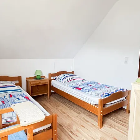 Apartment Haus Christine 1 *